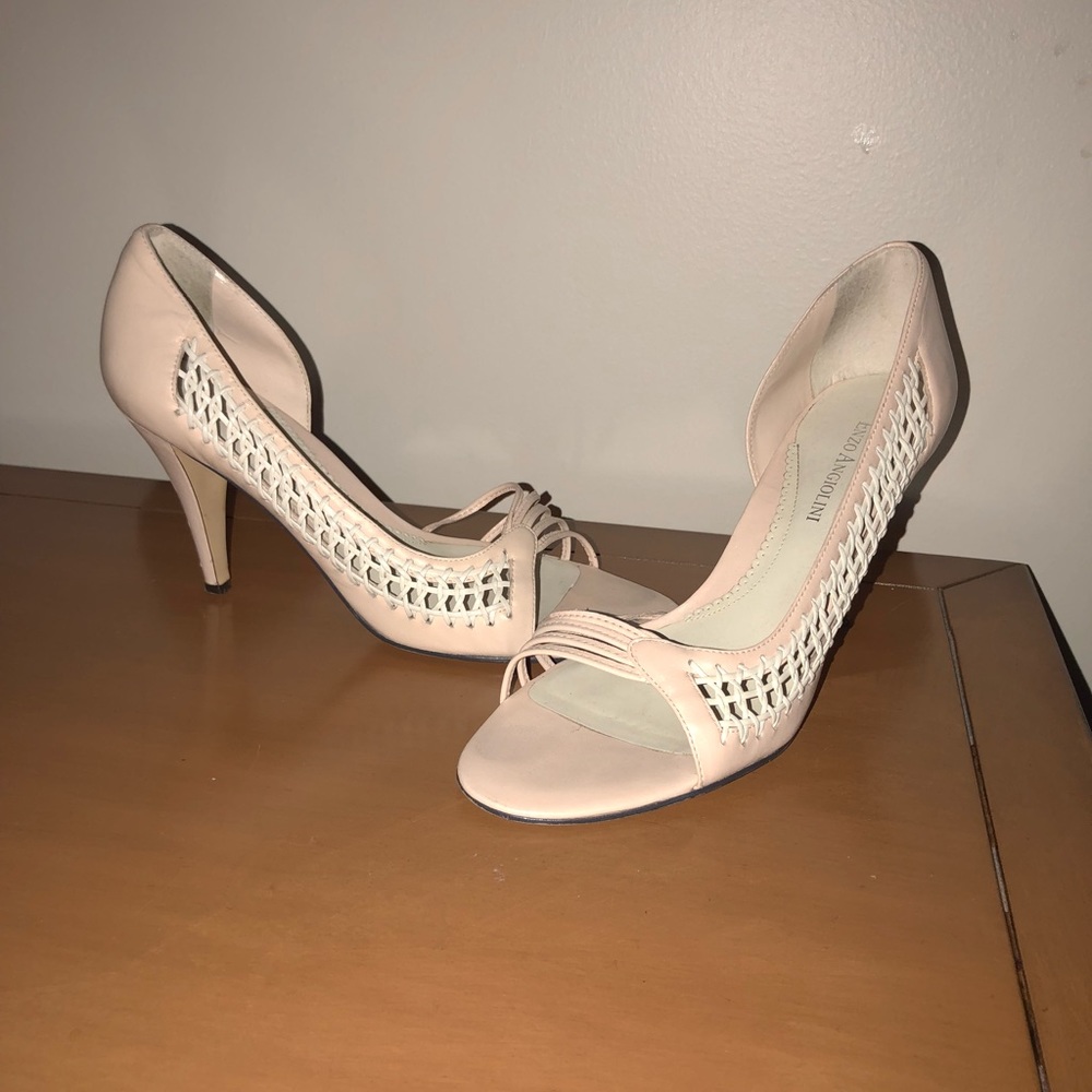 Pink Pumps with white detail